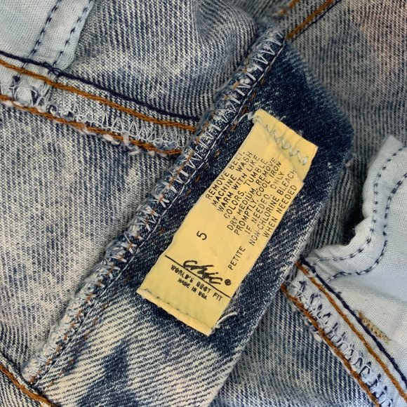 Vintage Chic Acid Wash High Waisted Jeans - Picture 5 of 5